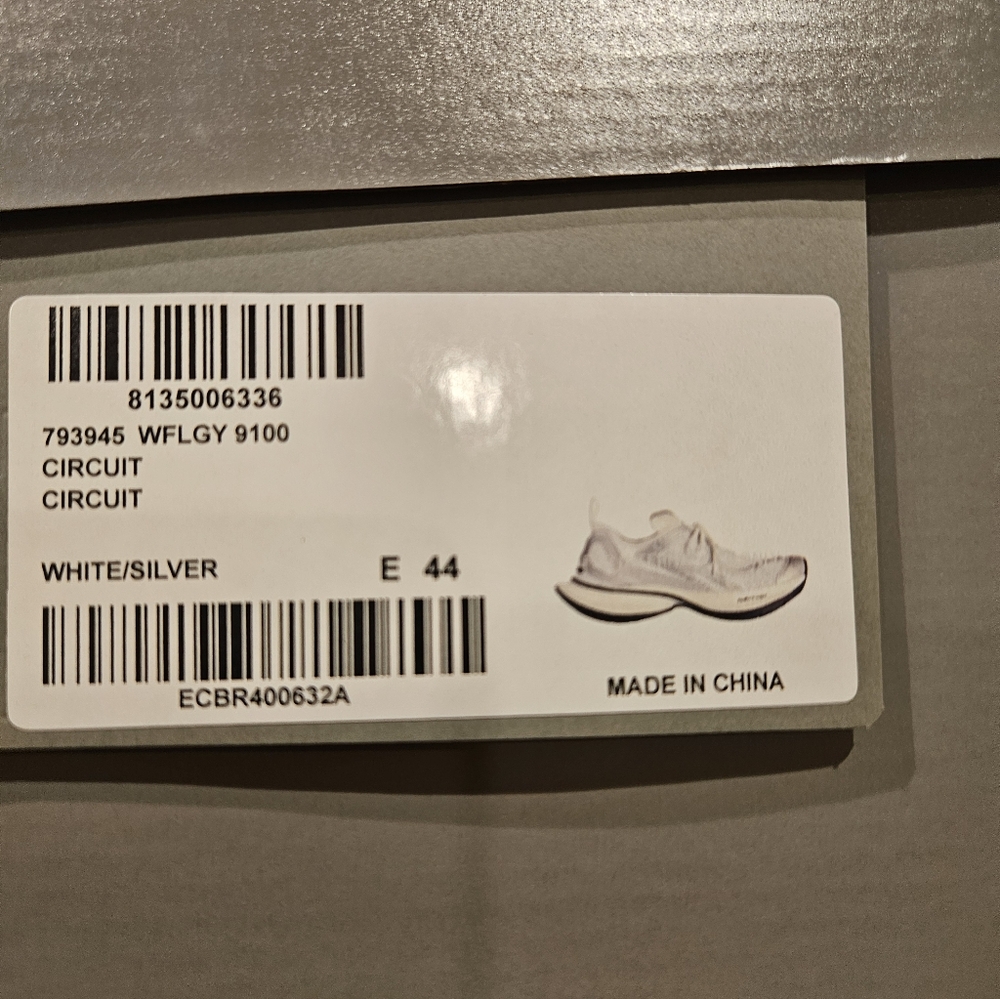 Balenciaga Men's Circuit Low Top Sneakers 793945WFLGY White Silver Eu 44 US 11 - Picture 12 of 12